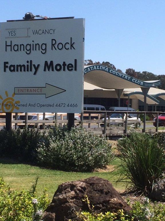 Hanging Rock Family Motel Батманс-Бей Екстер'єр фото